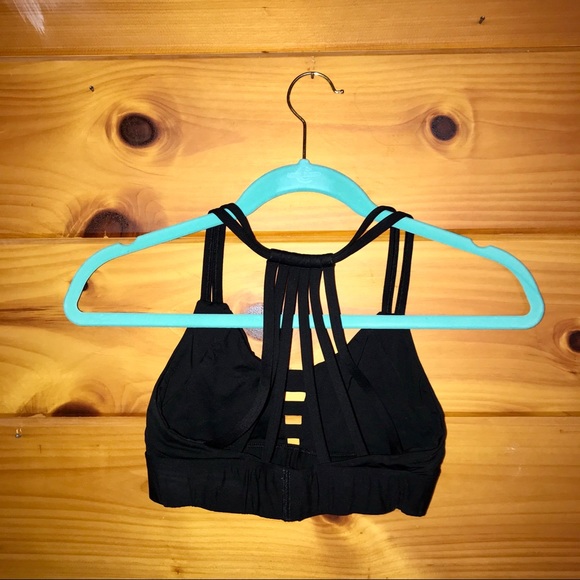 ✰ PINK Ultimate Strappy Unlined Sports Bra ✰ - Picture 3 of 6